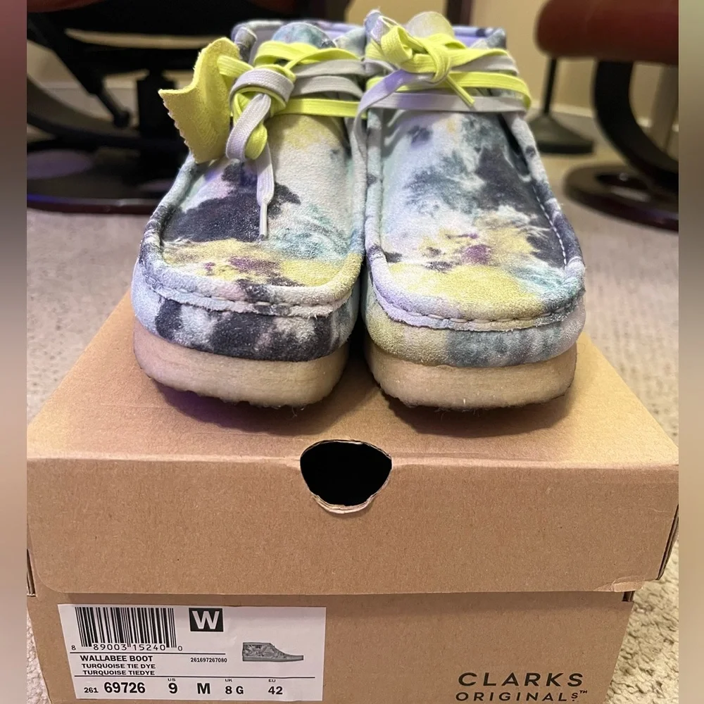 Clarks Multicolor Chukka Boots - Picture 2 of 7